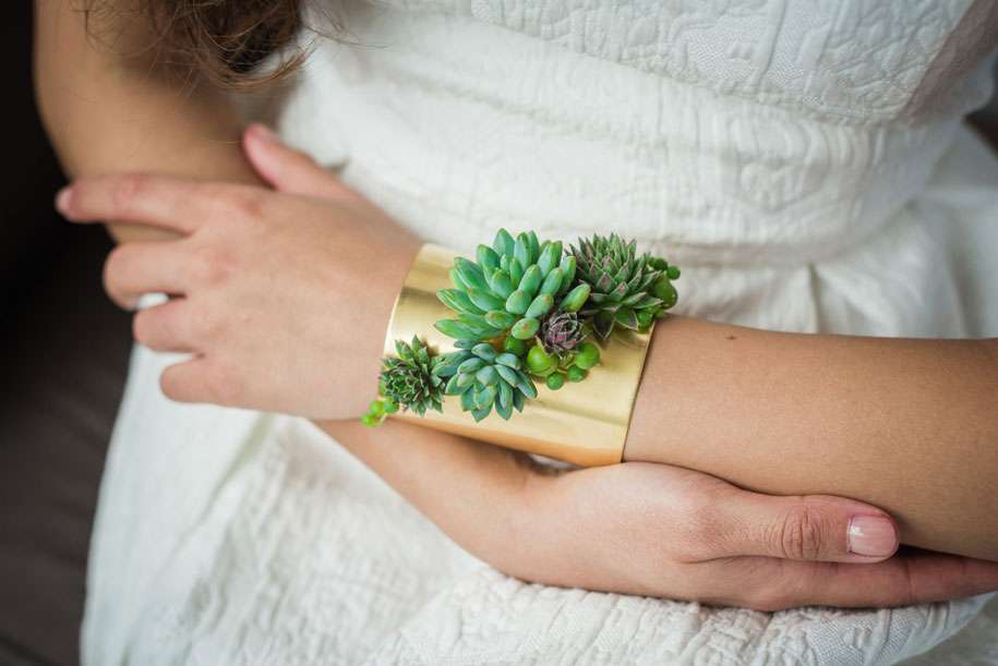 Read more about the article Succulent Jewellry by Susan McLEary